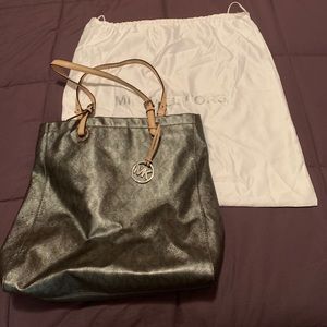 TOTE // Michael Kors